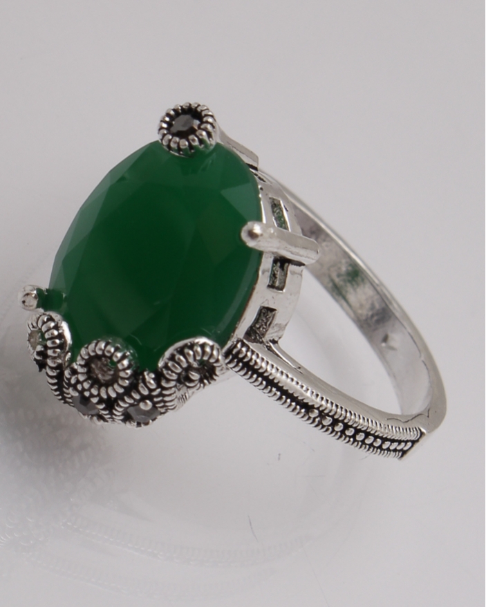 Inel argint cu marcasite si piatra verde cod 1-26862, gr4.2