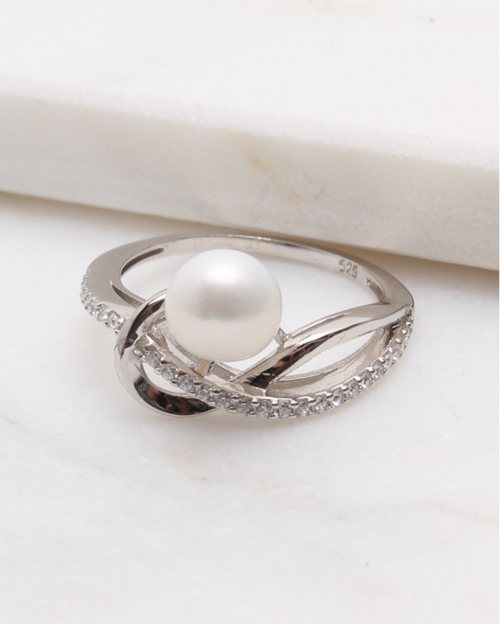 Inel argint cu perle cod 1-48723, gr2.5