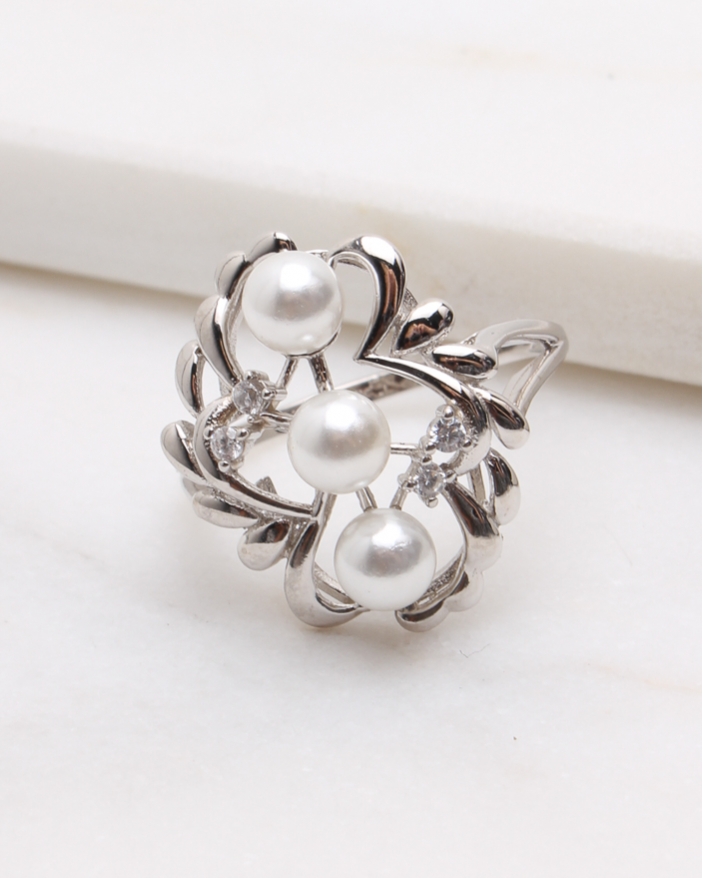 Inel argint cu perle cod 1-48731, gr3.2