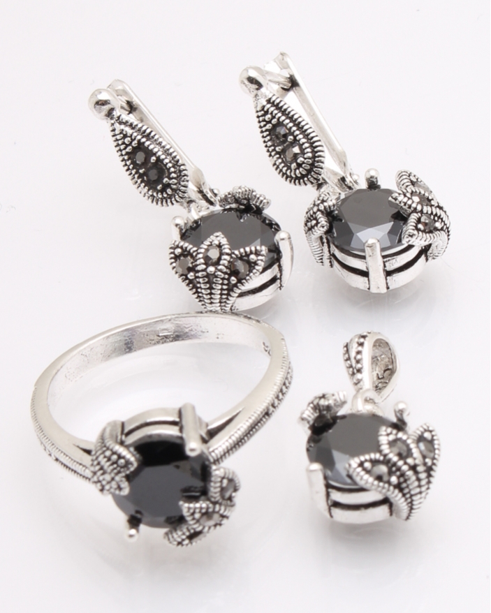 Set argint cu marcasite si piatra neagra cod 3-26317, gr11.1