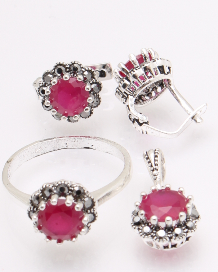 Set argint cu marcasite si piatra fucsia cod 3-26318, gr8.1