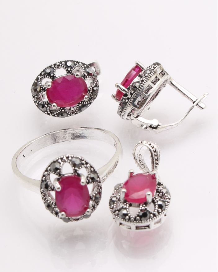 Set argint cu marcasite si piatra fucsia cod 3-26330, gr8.4