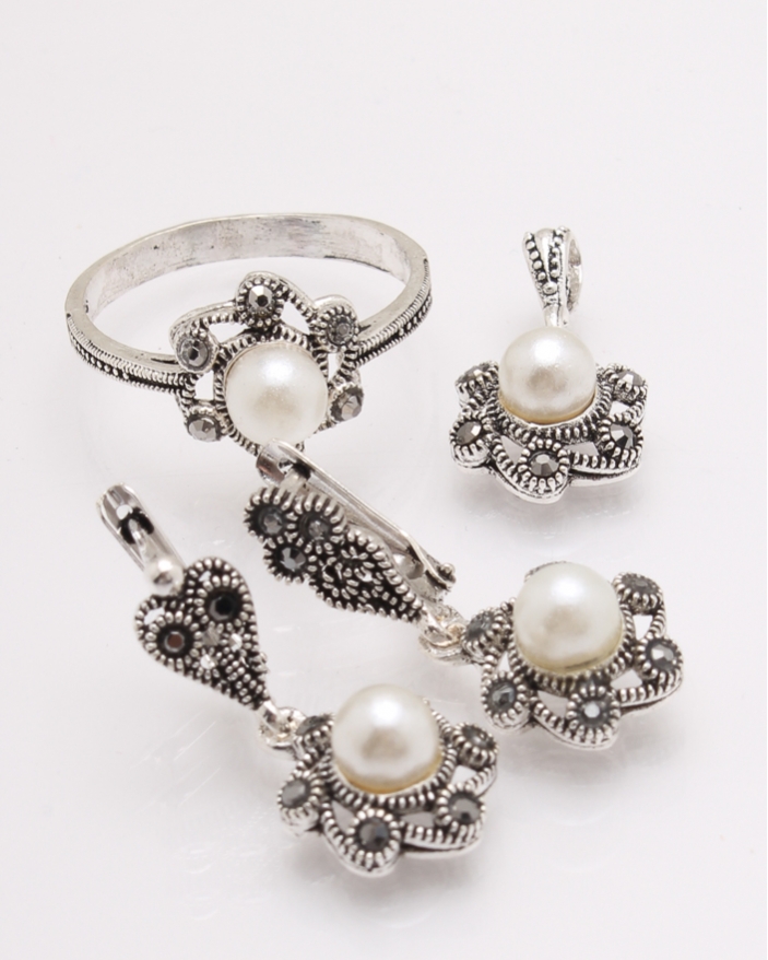 Set argint cu perle si marcasite cod 3-28302, gr7.9