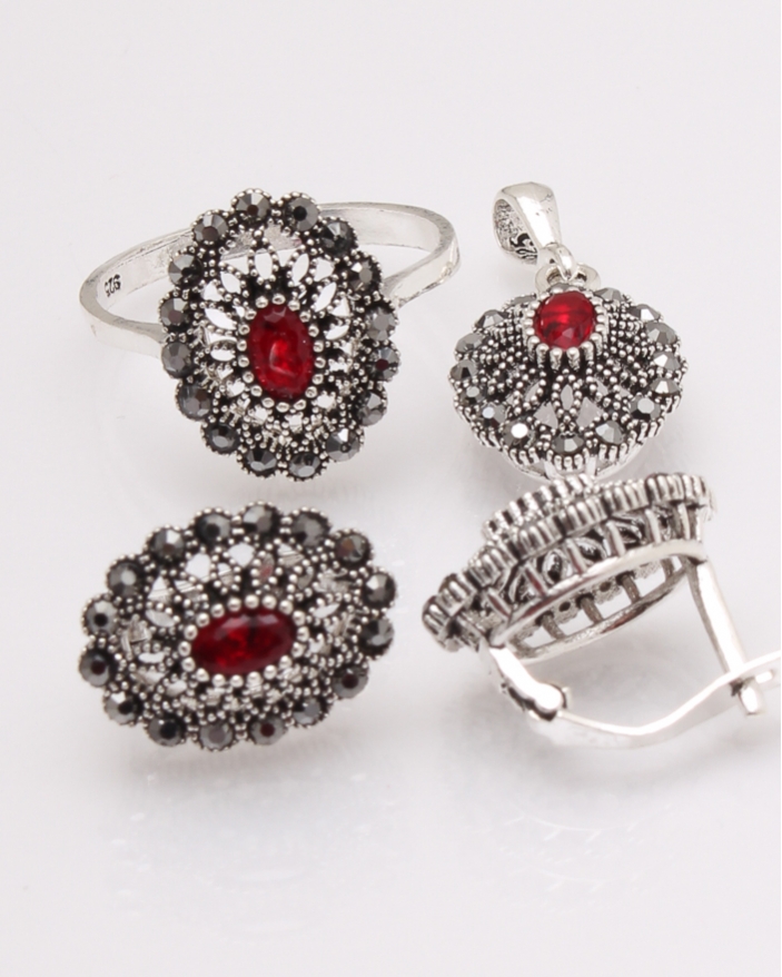 Set argint cu marcasite si piatra rosie cod 3-29653, gr8