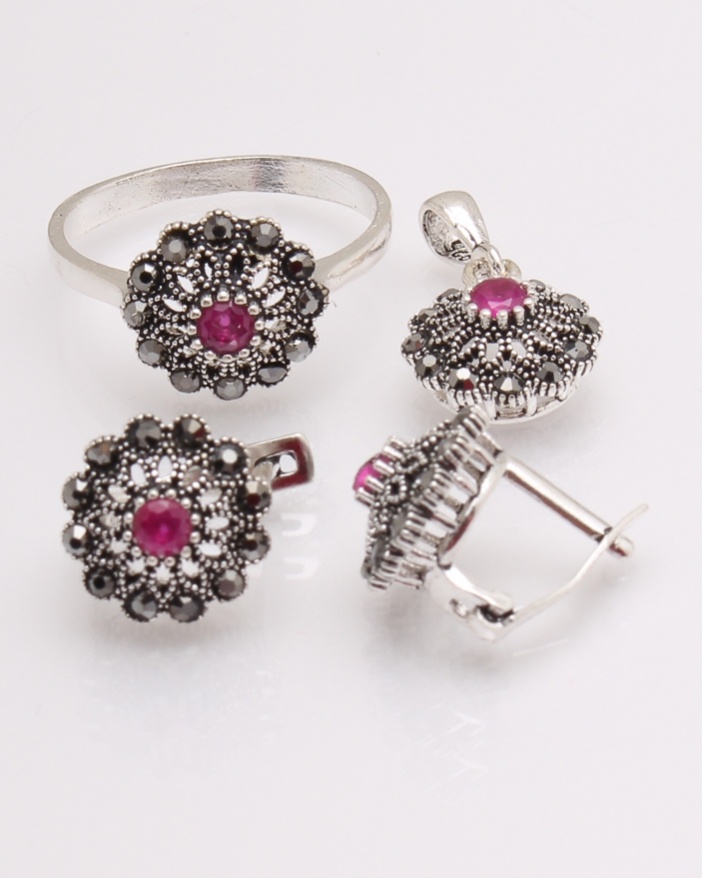 Set argint cu marcasite si piatra fucsia cod 3-29684, gr7.2