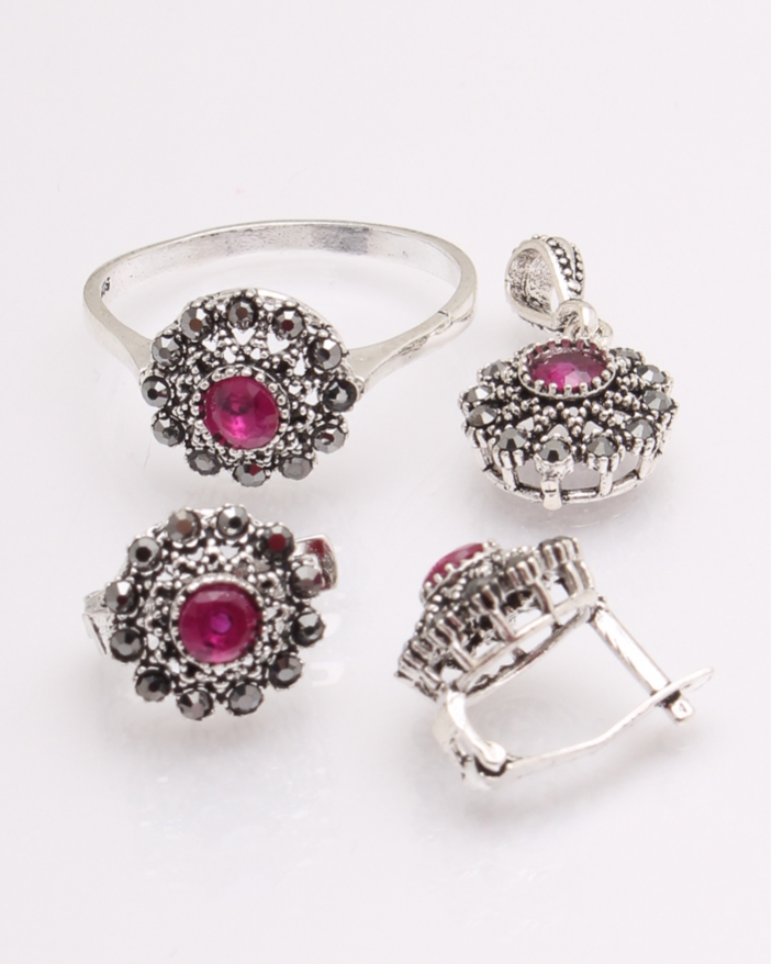 Set argint cu marcasite si piatra fucsia cod 3-29685, gr6.6