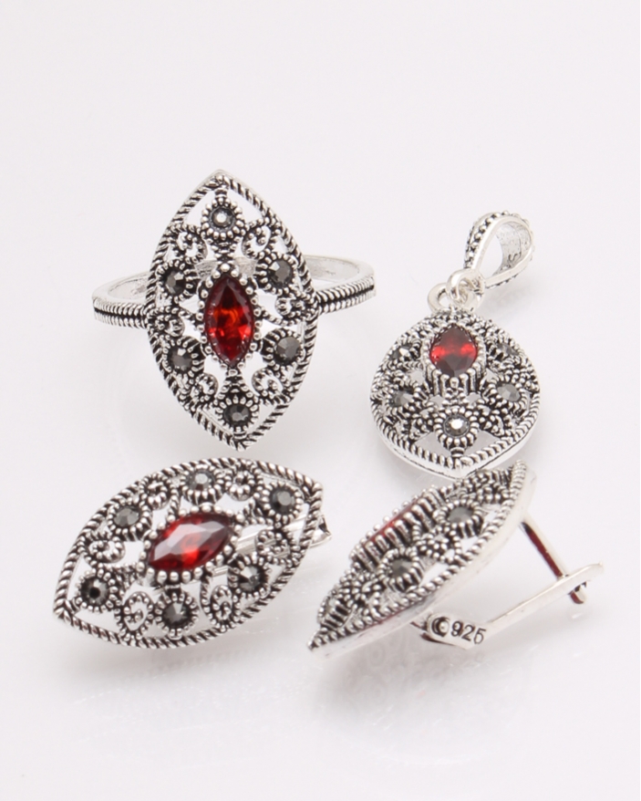 Set argint cu piatra rosie si marcasite cod 3-29724, gr9