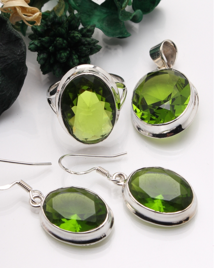 Set argint cu peridot cod 3-40503, gr15.7