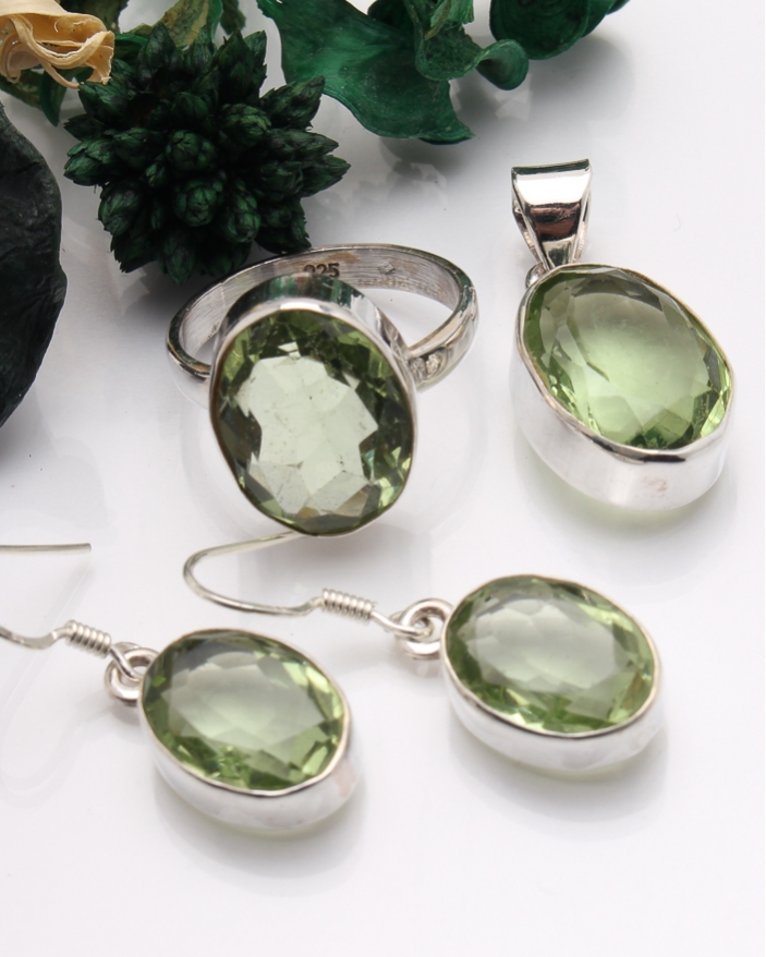 Set argint cu peridot cod 3-40504, gr14.7